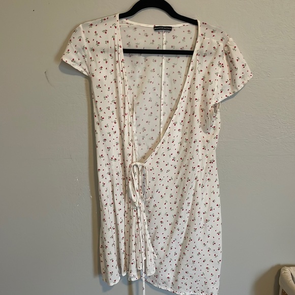 floral wrap dress - Picture 1 of 4